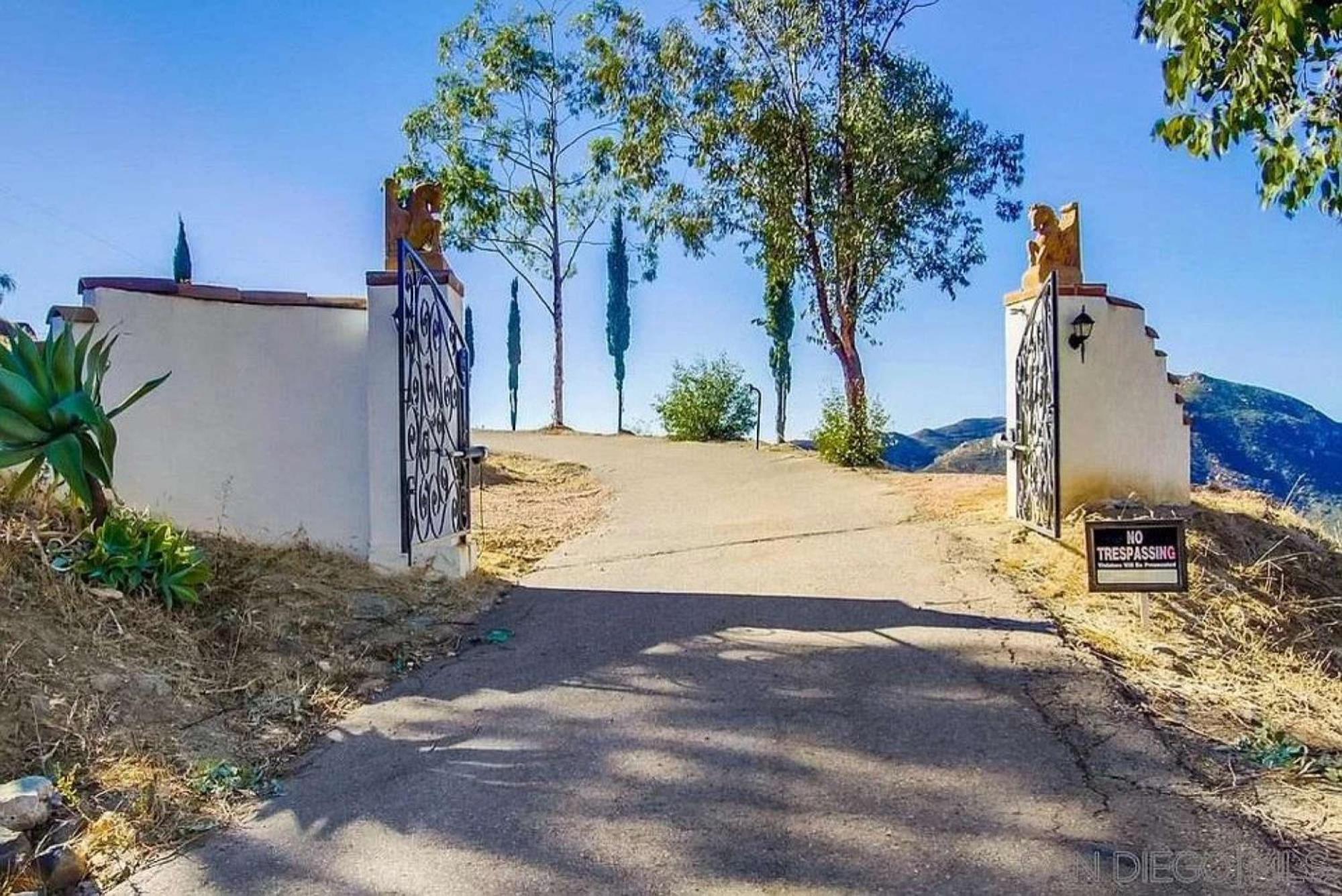 Private Home On 10 Acres - Heated Salt Pool & Jacuzzi, Mountain & City Views, Horseshoes, Basketball, Bbq, Golf Putting, Foosball, Croquet, Bose Stereo, White Cotton Bedding - Hilltop Hacienda, Pool Heat Optional Jamul エクステリア 写真