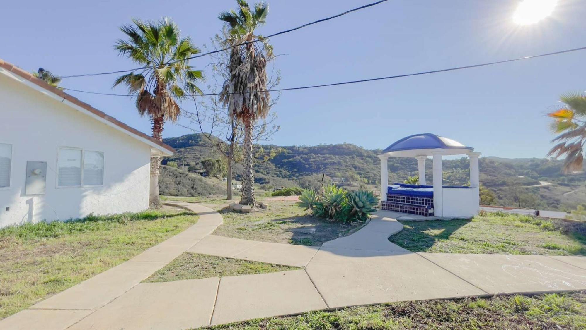 Private Home On 10 Acres - Heated Salt Pool & Jacuzzi, Mountain & City Views, Horseshoes, Basketball, Bbq, Golf Putting, Foosball, Croquet, Bose Stereo, White Cotton Bedding - Hilltop Hacienda, Pool Heat Optional Jamul エクステリア 写真