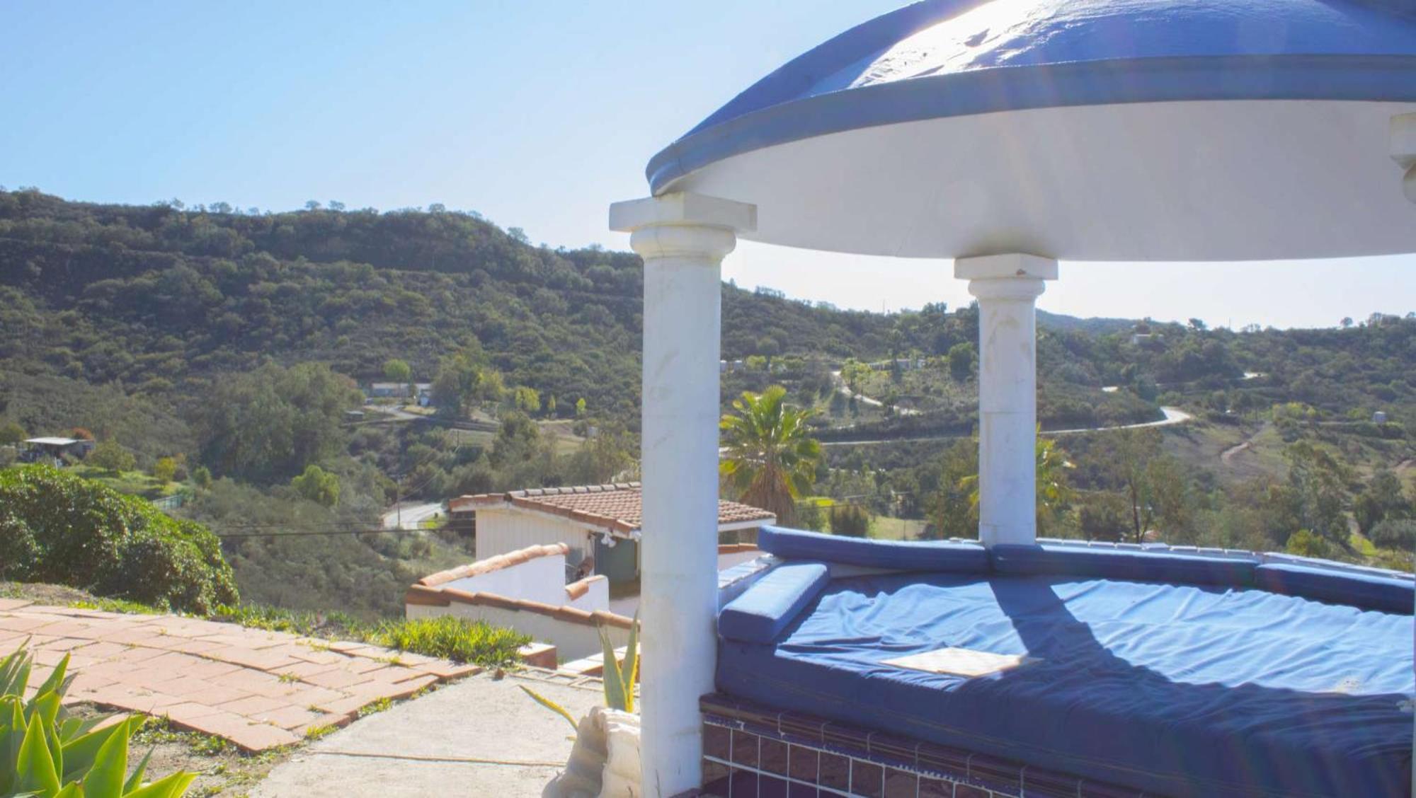 Private Home On 10 Acres - Heated Salt Pool & Jacuzzi, Mountain & City Views, Horseshoes, Basketball, Bbq, Golf Putting, Foosball, Croquet, Bose Stereo, White Cotton Bedding - Hilltop Hacienda, Pool Heat Optional Jamul エクステリア 写真