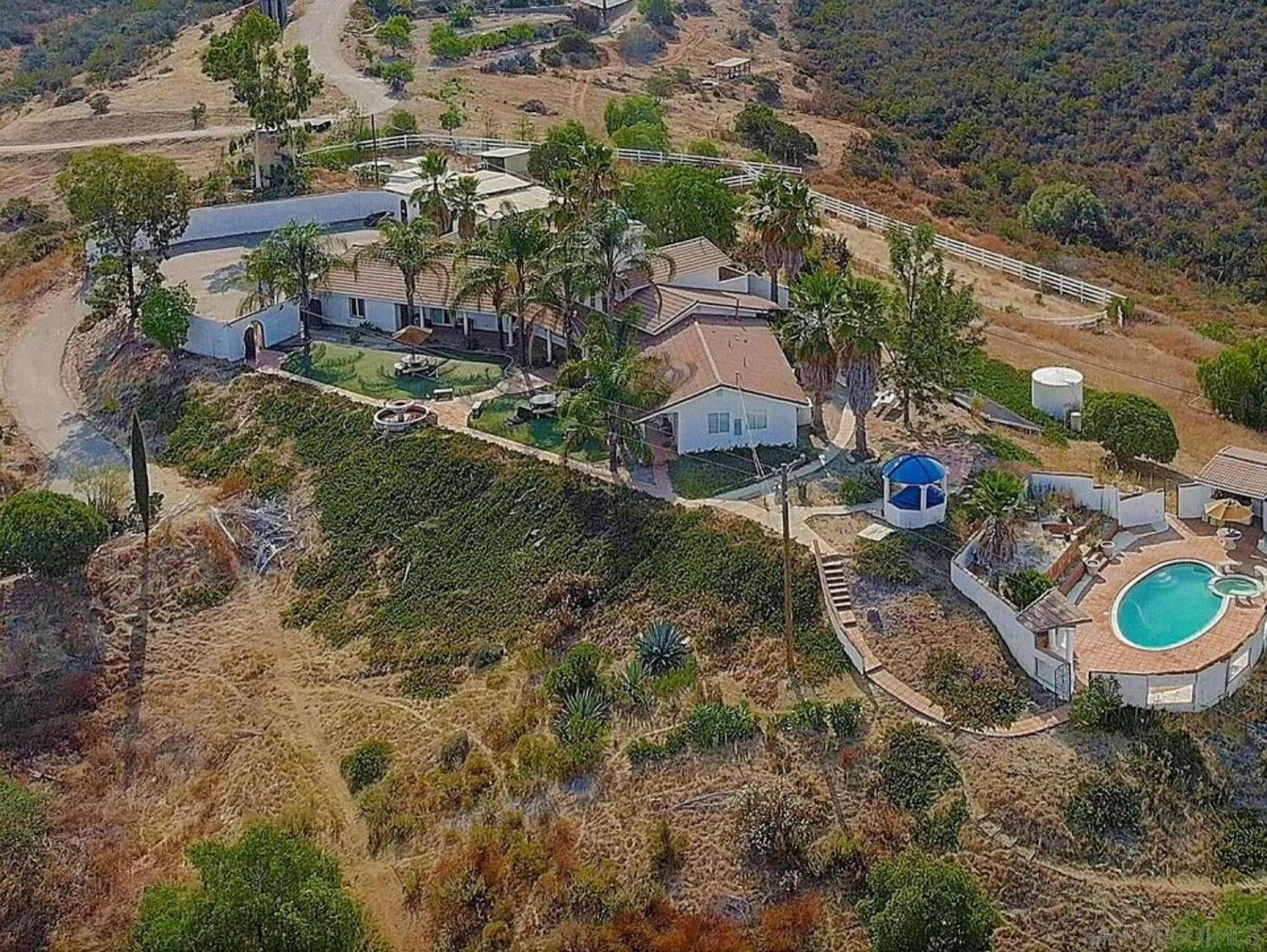 Private Home On 10 Acres - Heated Salt Pool & Jacuzzi, Mountain & City Views, Horseshoes, Basketball, Bbq, Golf Putting, Foosball, Croquet, Bose Stereo, White Cotton Bedding - Hilltop Hacienda, Pool Heat Optional Jamul エクステリア 写真