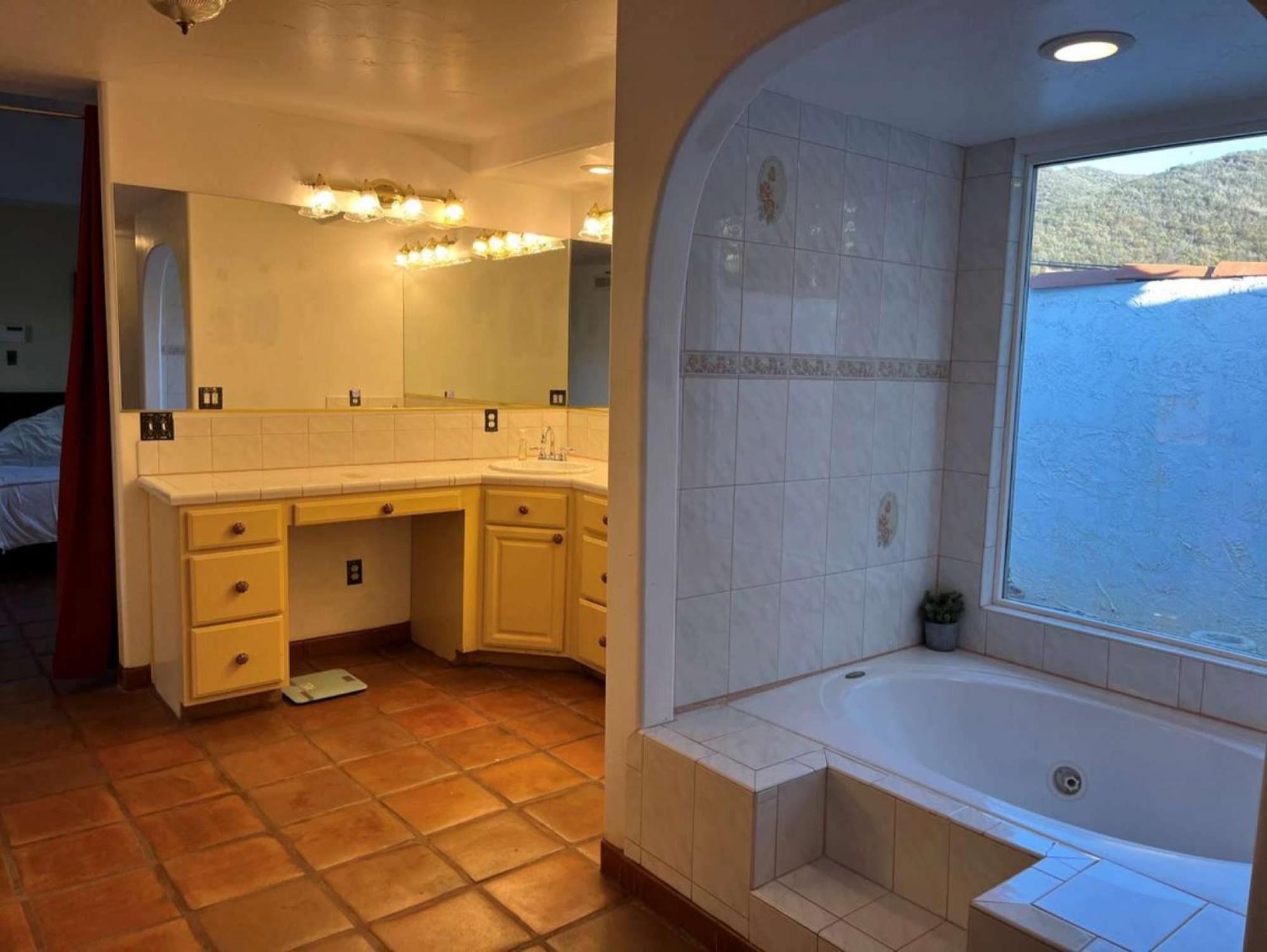 Private Home On 10 Acres - Heated Salt Pool & Jacuzzi, Mountain & City Views, Horseshoes, Basketball, Bbq, Golf Putting, Foosball, Croquet, Bose Stereo, White Cotton Bedding - Hilltop Hacienda, Pool Heat Optional Jamul エクステリア 写真
