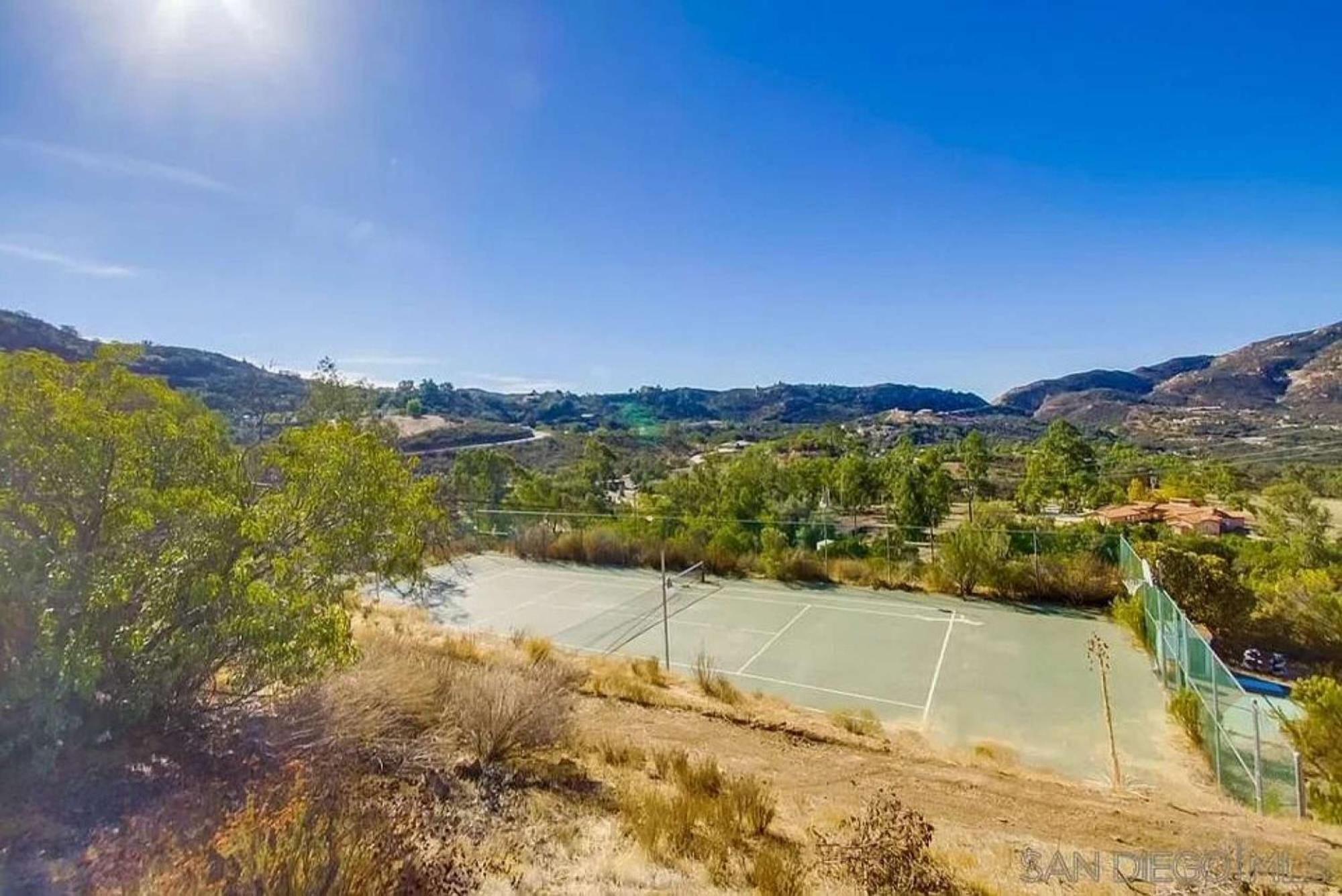 Private Home On 10 Acres - Heated Salt Pool & Jacuzzi, Mountain & City Views, Horseshoes, Basketball, Bbq, Golf Putting, Foosball, Croquet, Bose Stereo, White Cotton Bedding - Hilltop Hacienda, Pool Heat Optional Jamul エクステリア 写真
