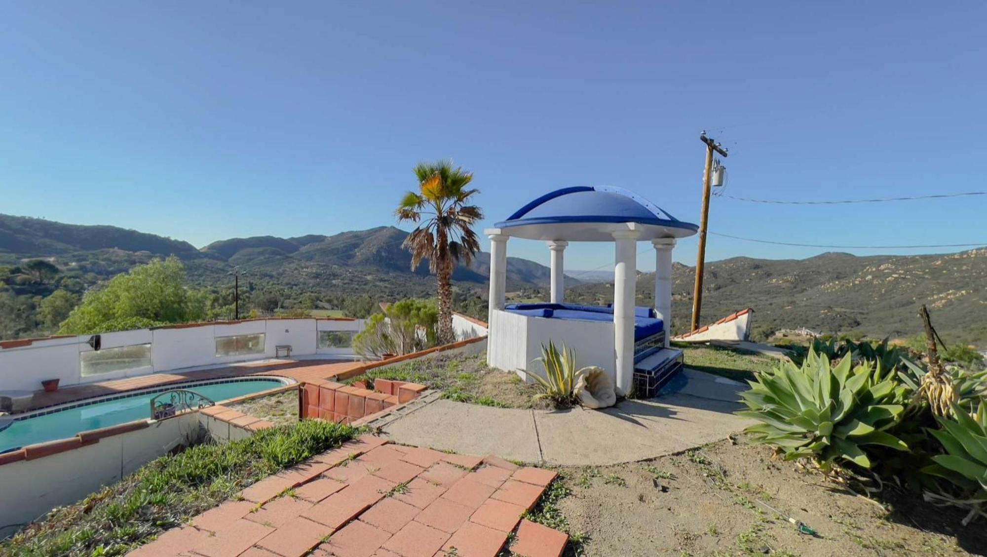 Private Home On 10 Acres - Heated Salt Pool & Jacuzzi, Mountain & City Views, Horseshoes, Basketball, Bbq, Golf Putting, Foosball, Croquet, Bose Stereo, White Cotton Bedding - Hilltop Hacienda, Pool Heat Optional Jamul エクステリア 写真