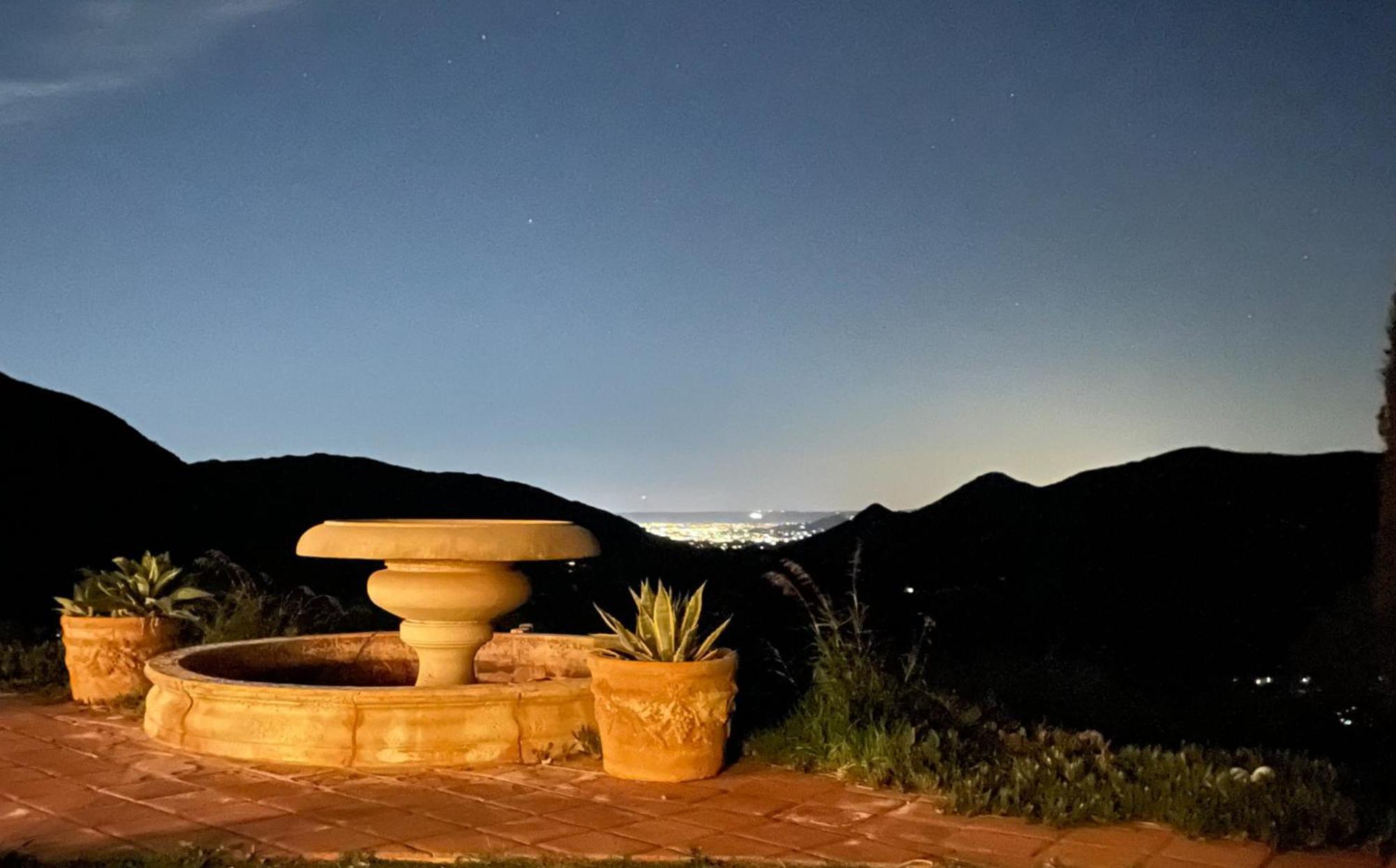 Private Home On 10 Acres - Heated Salt Pool & Jacuzzi, Mountain & City Views, Horseshoes, Basketball, Bbq, Golf Putting, Foosball, Croquet, Bose Stereo, White Cotton Bedding - Hilltop Hacienda, Pool Heat Optional Jamul エクステリア 写真