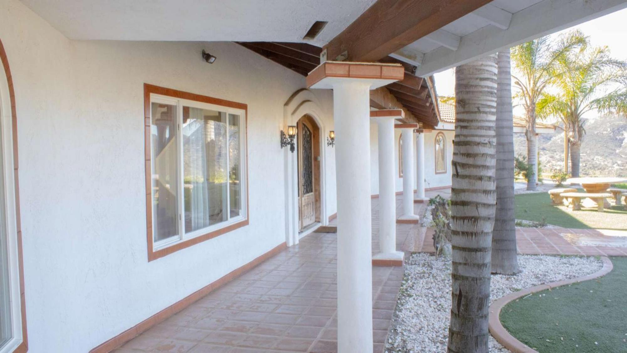 Private Home On 10 Acres - Heated Salt Pool & Jacuzzi, Mountain & City Views, Horseshoes, Basketball, Bbq, Golf Putting, Foosball, Croquet, Bose Stereo, White Cotton Bedding - Hilltop Hacienda, Pool Heat Optional Jamul エクステリア 写真